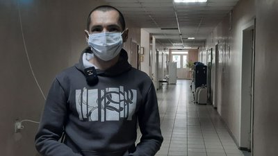 "Я не відрізняюся від інших людей": житель Кропивницького, який має рідкісну хворобу "Я не відрізняюся від інших людей": житель Кропивницького, який має рідкісну хворобу