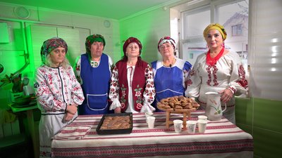 "Кулінарний спадок": як на Рівненщині готують грубі мамині коржі "Кулінарний спадок": як на Рівненщині готують грубі мамині коржі
