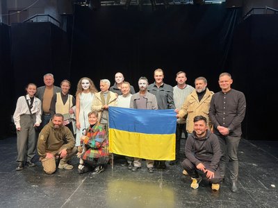 Як Луганський театр переїздить утретє і тепер — до Києва