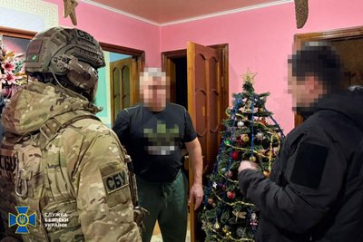 Вилучили понад 300 тис. доларів. У Дніпрі голову ВЛК підозрюють у продажі довідок про непридатність до служби Вилучили понад 300 тис. доларів. У Дніпрі голову ВЛК підозрюють у продажі довідок про непридатність до служби