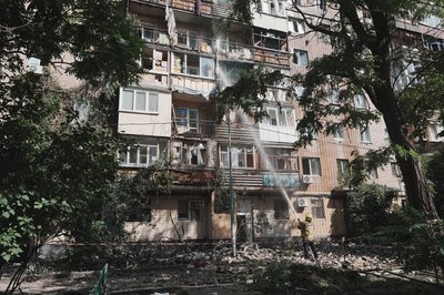 пошкоджена багатоповерхівка в Основ'янському районі Харкова пошкоджена багатоповерхівка в Основ'янському районі Харкова