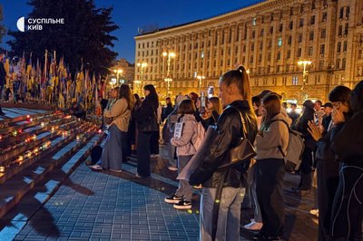 Вогні пам'яті запалили на Майдані Незалежності у Києві Вогні пам'яті запалили на Майдані Незалежності у Києві