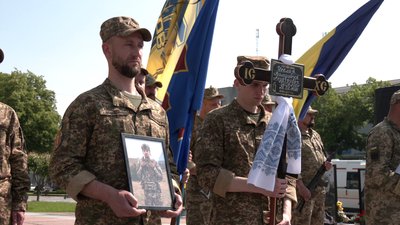 З військовими Павлом Поліщуком та Володимиром Цекларем попрощалися у Рівному З військовими Павлом Поліщуком та Володимиром Цекларем попрощалися у Рівному