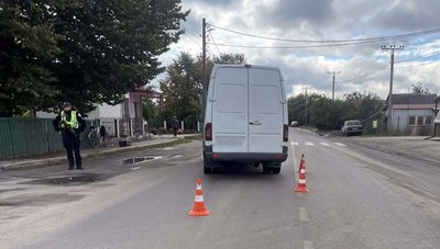 У Старокостянтинові поліцейські встановлюють обставини ДТП, у якій травмувалася 78-річна велосипедистка, 24 вересня 2026 року, Хмельниччина У Старокостянтинові поліцейські встановлюють обставини ДТП, у якій травмувалася 78-річна велосипедистка, 24 вересня 2026 року, Хмельниччина