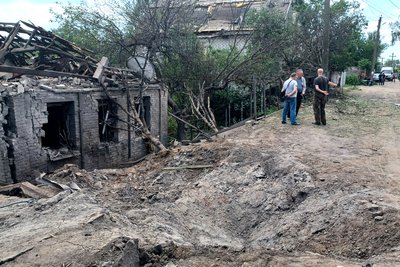 "Прокидаюся — піді мною горить". У Слов’янську авіабомба вдарила по приватних будинках: якою була нічна атака "Прокидаюся — піді мною горить". У Слов’янську авіабомба вдарила по приватних будинках: якою була нічна атака