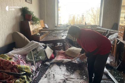 "Батьки лише повернулися в Київ, а зараз їх дістають із заваленої квартири": кияни про нічний обстріл "Батьки лише повернулися в Київ, а зараз їх дістають із заваленої квартири": кияни про нічний обстріл