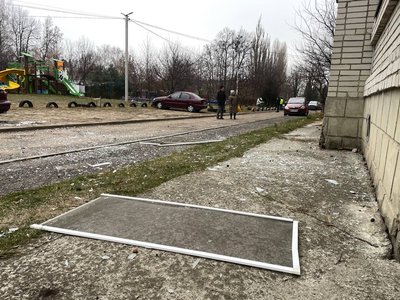 "Шарахнуло так, що й ноги догори": очевидці розказали про російську атаку Сум та показали пошкодження "Шарахнуло так, що й ноги догори": очевидці розказали про російську атаку Сум та показали пошкодження