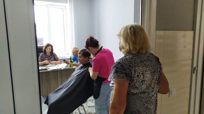 У селах Золотоніської громади працює виїзна перукарня У селах Золотоніської громади працює виїзна перукарня