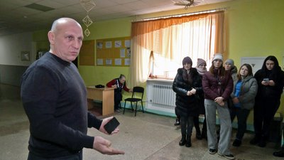 Реорганізація ліцею в Луцькій громаді: батьки учнів вимагають не закривати старші класи Реорганізація ліцею в Луцькій громаді: батьки учнів вимагають не закривати старші класи