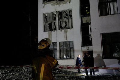 Пряме влучання у Держпром: вигляд після Пряме влучання у Держпром: вигляд після