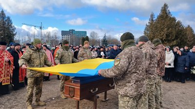 Попрощалися з воїном Назаром Крілем, похорон військового, Тернопіль, січень 2025