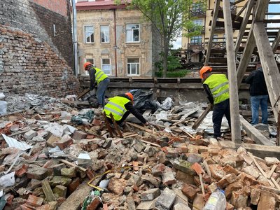 Зруйновані будинки на вул. Міхновських Зруйновані будинки на вул. Міхновських