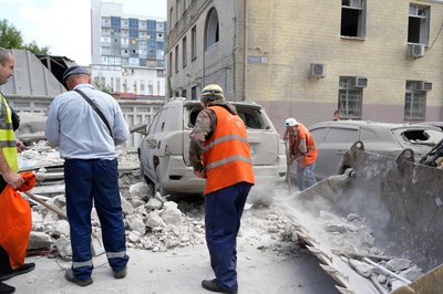 Наслідки удару по Шевченківському району Харкова 6 серпня 2024 Наслідки удару по Шевченківському району Харкова 6 серпня 2024