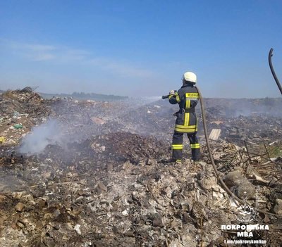 Другий тиждень виникають займання. На Донеччині не можуть остаточно загасити сміттєзвалище Другий тиждень виникають займання. На Донеччині не можуть остаточно загасити сміттєзвалище