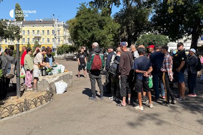 Як одеські волонтери щонеділі допомагають безпритульним Як одеські волонтери щонеділі допомагають безпритульним