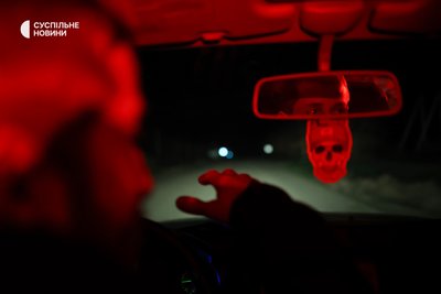 Підрозділ 40-ї бригади морської піхоти прямує на бойову позицію для роботи з нічним бомбером на Херсонщині Підрозділ 40-ї бригади морської піхоти прямує на бойову позицію для роботи з нічним бомбером на Херсонщині
