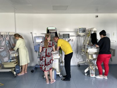 Як Японія допомагає Полтаві із обладнанням для недоношених дітей