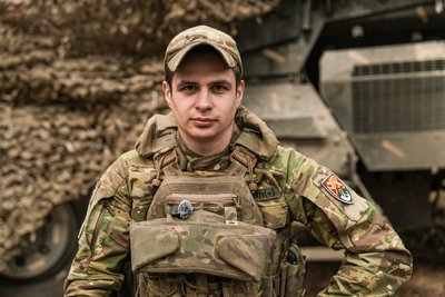 “Кинули гранату, а звідти як почали навалювати”: командир взводу про те, як брали в полон росіян на Сумщині “Кинули гранату, а звідти як почали навалювати”: командир взводу про те, як брали в полон росіян на Сумщині