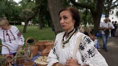 У Спасо-Преображенському соборі у Чернігові парафіяни ПЦУ вперше відсвяткували Яблучний Спас У Спасо-Преображенському соборі у Чернігові парафіяни ПЦУ вперше відсвяткували Яблучний Спас