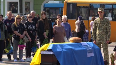 Був в АТО, а потім воював на Покровському напрямку: з сержантом Сергієм Козачуком попрощались у Рівному Був в АТО, а потім воював на Покровському напрямку: з сержантом Сергієм Козачуком попрощались у Рівному