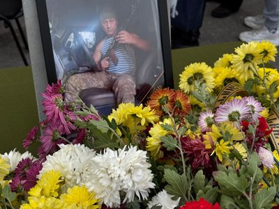Рік вважали безвісти зниклим: у Світловодську на Кіровоградщині попрощалися з бійцем Володимиром Додиваном Рік вважали безвісти зниклим: у Світловодську на Кіровоградщині попрощалися з бійцем Володимиром Додиваном