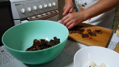 Без буряка та капусти: як на Поліссі готують традиційний борщ із грибами, пшоном і помідорами Без буряка та капусти: як на Поліссі готують традиційний борщ із грибами, пшоном і помідорами