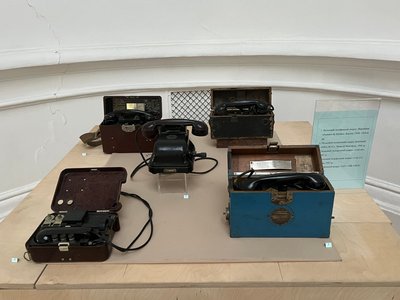Від диму до дзвінка. У Дніпрі проходить виставка до 130-річчя появи телефонного зв'язку у місті Від диму до дзвінка. У Дніпрі проходить виставка до 130-річчя появи телефонного зв'язку у місті