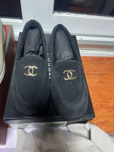 На Львівщині викрили контрабанду брендових речей на понад мільйон гривень На Львівщині викрили контрабанду брендових речей на понад мільйон гривень