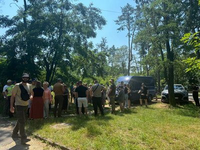 У Черкасах місцеві втретє вийшли проти забудови на Лісовій Просіці У Черкасах місцеві втретє вийшли проти забудови на Лісовій Просіці