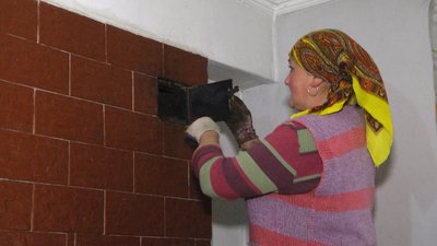 "Коли немає світла, це незамінна річ у господарстві": на Хмельниччині зростає попит на пічне опалення "Коли немає світла, це незамінна річ у господарстві": на Хмельниччині зростає попит на пічне опалення