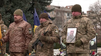 Загинув в Донецькій області: з 35-річним старшим солдатом Олегом Терещуком попрощалися у Рівному Загинув в Донецькій області: з 35-річним старшим солдатом Олегом Терещуком попрощалися у Рівному