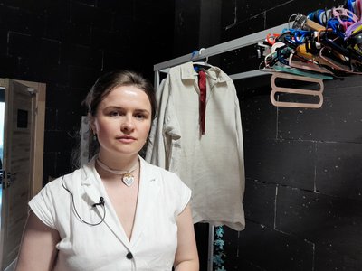 Олена Дідик, стилістка, проєкт "Викрадене мистецтво", Херсон, художній музей Олена Дідик, стилістка, проєкт "Викрадене мистецтво", Херсон, художній музей