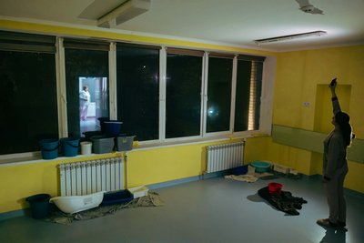 Вода капає зі стелі: через зливи підтопило 14 приміщень онковідділення дитячої лікарні Хмельницького Вода капає зі стелі: через зливи підтопило 14 приміщень онковідділення дитячої лікарні Хмельницького