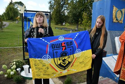 стенд, роман шармаш, захисник, освятили стенд загиблому, тернопільська область стенд, роман шармаш, захисник, освятили стенд загиблому, тернопільська область