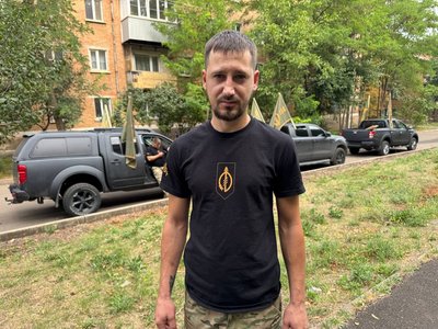 "Вірив у те, що саме на полі бою ми виборемо незалежність". У Кривому Розі поховали військового Артема Степченка "Вірив у те, що саме на полі бою ми виборемо незалежність". У Кривому Розі поховали військового Артема Степченка