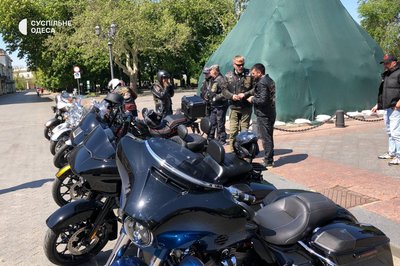 Мотопробіг на підтримку військових: байкери проїхали з Києва до Одеси Мотопробіг на підтримку військових: байкери проїхали з Києва до Одеси