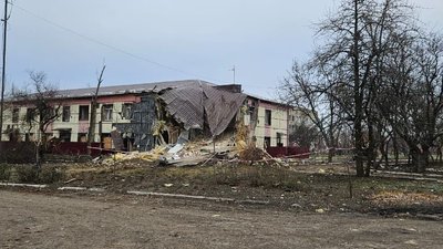 На відновлення медзакладів в Донецькій області треба понад два мільйони доларів та більш як мільйон — в Луганській