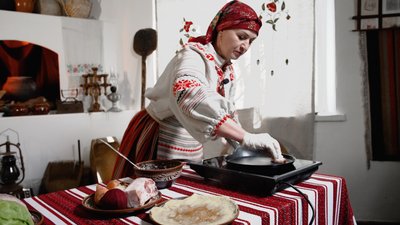 "Кулінарний спадок": як на Рівненщині готують голубці з млинцями, які є нематеріальною культурною спадщиною України "Кулінарний спадок": як на Рівненщині готують голубці з млинцями, які є нематеріальною культурною спадщиною України