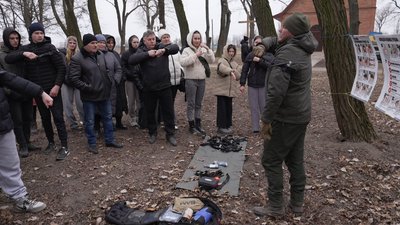 Багі-фест на Вінниччині: як старшокласники здобували військові навички Багі-фест на Вінниччині: як старшокласники здобували військові навички