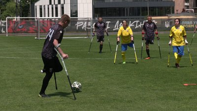 Жіноча збірна України з ампфутболу зіграла проти рівненського клубу "Верес Мрія"