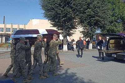 Із заступником голови Житомирської облради Володимиром Ширмою попрощалися на його батьківщині Із заступником голови Житомирської облради Володимиром Ширмою попрощалися на його батьківщині
