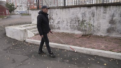"Життя триває навіть у темряві": як у Вінниці допомагають людям, які втратили зір "Життя триває навіть у темряві": як у Вінниці допомагають людям, які втратили зір