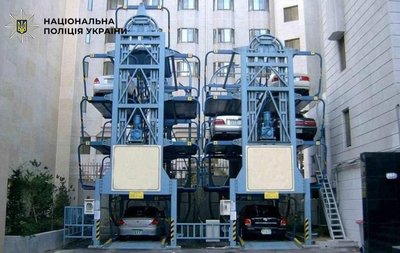 Роторна парковка з 3,6 млн грн, яку так і не встановили: експосадовцю КМДА оголосили підозру Роторна парковка з 3,6 млн грн, яку так і не встановили: експосадовцю КМДА оголосили підозру