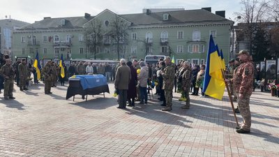 З військовим Василем Ольховцем попрощалися у Рівному З військовим Василем Ольховцем попрощалися у Рівному