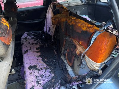 В Одесі у дворі багатоповерхівки підпалили Nissan: поліція затримала підозрюваного В Одесі у дворі багатоповерхівки підпалили Nissan: поліція затримала підозрюваного