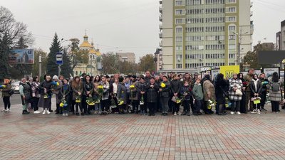 У Рівному попрощались з військовими Миколою Гудзалом, Андрієм Марком та Анатолієм Шевчуком У Рівному попрощались з військовими Миколою Гудзалом, Андрієм Марком та Анатолієм Шевчуком