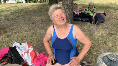 "Раніше їздили на море, а тепер же не можна". Чому в Кривому Розі попри заборону відпочивальники відкрили пляжний сезон "Раніше їздили на море, а тепер же не можна". Чому в Кривому Розі попри заборону відпочивальники відкрили пляжний сезон