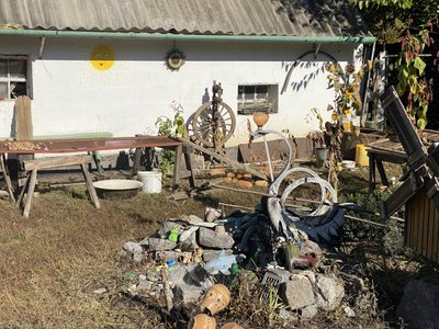 "Бабка ще не збирається помирати": як живеться у вимираючому селі Ганжі на Полтавщині "Бабка ще не збирається помирати": як живеться у вимираючому селі Ганжі на Полтавщині