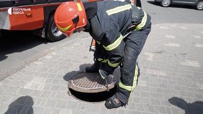 В Одесі перевірили пожежні гідранти: як це відбувалося і що знайшли рятувальники В Одесі перевірили пожежні гідранти: як це відбувалося і що знайшли рятувальники