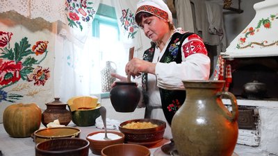 "Кулінарний спадок": традиційний рецепт гарбузової червоної каші з печі від господині з Рівненщини "Кулінарний спадок": традиційний рецепт гарбузової червоної каші з печі від господині з Рівненщини